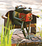 How cute is this? You can't help smiling :)  Handmade Recycled Metal Frog Couple Garden Art: 