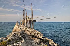 Trabucco，典型的意大利捕鱼机。