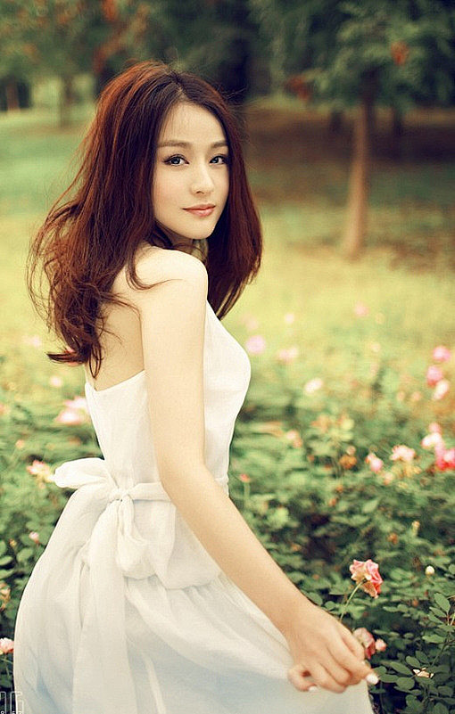 一回眸，便要融化整个世界。 #抹胸# #...