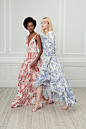 Oscar de la Renta Resort 2019 Fashion Show : The complete Oscar de la Renta Resort 2019 fashion show now on Vogue Runway.