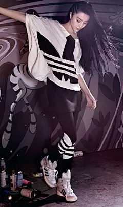 阿迪达斯 阿迪达斯三叶草 三叶草壁纸 iPhone壁纸 范冰冰