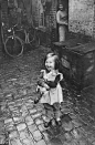 快乐的法国女孩和她的猫，1959年