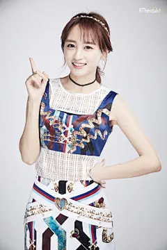 萌萌哒的黄婷婷，精灵活泼的表情包，最喜欢这组图了。@SNH48-黄婷婷 ​​​ ​​​​