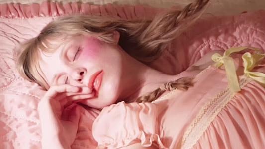 petite meller_百度图片搜索