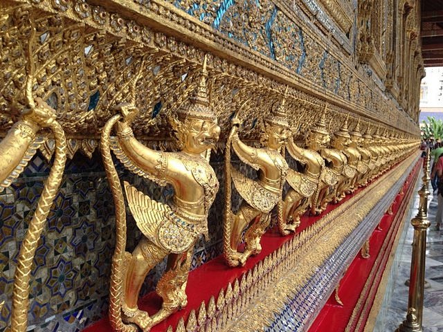 卧佛寺（Wat Po）位於大皇宫的南面，...