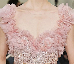 千金球采集到Elie saab