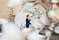 婚礼 | 户外新中式婚礼——缟 : — 花艺 · 育花 · 为浪漫而生 — 中西交融的民国时代，艺术剥离了单一的流派呈现出独立的风华。我们在设计中选择了中国色彩的缟色，希望在常见的复古红剧场版民国风之外，让婚礼的格调清雅致远。并没花太多时间纠结布