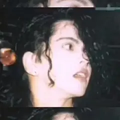 //@mu妖:今天是是苗苗被大家治愈的一天！谢谢你们的祝福~好感动啊啊啊啊~于是我为蝉儿做了几个壁纸版送给大家！水印是不得已啦~至今还在和盗图者打官司的我们深知其艰辛~~尽量做的不影响观感了 希望大家谅解~壁纸自取7天有效链接：链接：O网页链接  提取码：cxcn