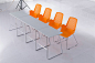 橙色简约靠背会议桌-培训桌，搭配白色长形办公桌更简约 http://bbs.cbw08.com/