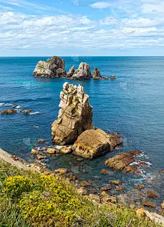 阿尼亚海滩海岸线景观。