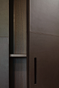 Porro Spa | 所有产品 | 系统家具 | Battente / Hinged : Porro Spa | <p>实质且经典，衣橱可采用铰链门密封，凸显现代审美。铰链门可定制高度且宽度为500/600/1000/1200mm标准尺寸�