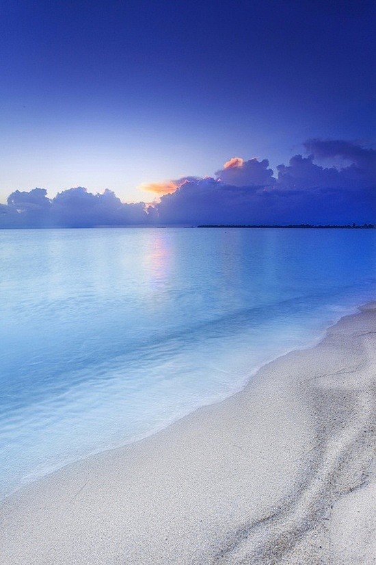 Sunrise-from-Placenc...