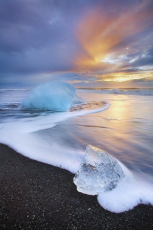 日出在冰岛南海岸，沙滩，Jökulsár...