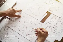 纸上手绘  - 源文件下载【酷图网】手绘,绘画,手,握笔,按纸,素描,创作,速写,几何形状,几何体,鼠标草稿,手绘草稿,现代鼠标,无线鼠标,台灯,立灯,卧室灯,床头灯,书桌灯,设计图纸,产品设计,小家电,笔记本电脑,白纸,产品图,手绘产品,