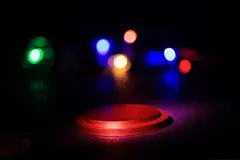 舞台灯光圆盘圆形金属舞台夜晚素材背景壁纸海报图片818A6532 – 饿狐背景网站-微距高清设计素材免费图片下载海报壁纸摄影背景素材，背景图，背景墙，背景板，背景图片，背景纹理，背景板设计，背景材质，背景大图