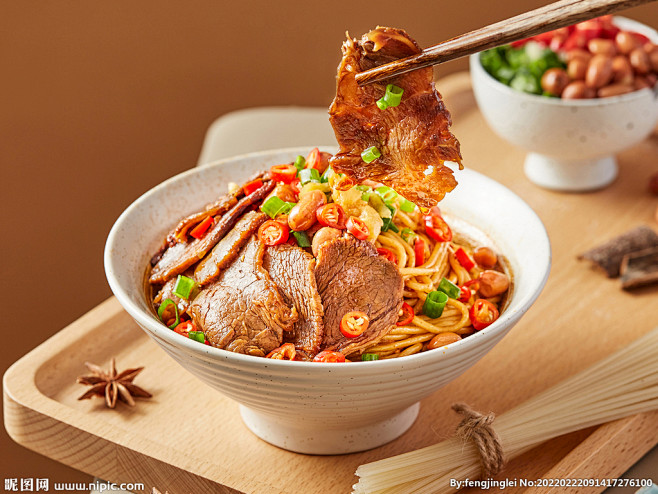 牛肉拌面