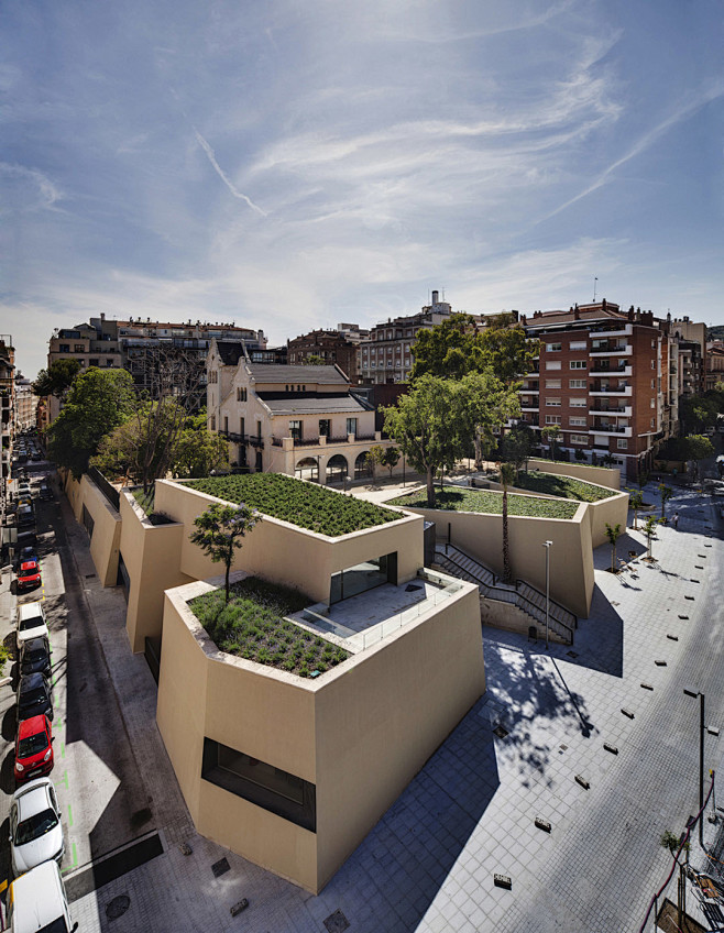 Library Joan Maragal...