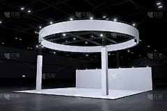 展示平台用于实物模型和企业形象，展示设计。空的展台设计。展厅零售展位元素。展位设计贸易展。空白展台系
