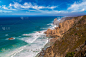 Cabo da Roca。悬崖和岩石在大西洋海岸在辛特拉在一个美丽的夏日，葡萄牙