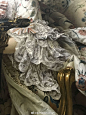 艺术 | 油画
精致的蕾丝衣袖细节～
tag：艺术，服装，首饰，古典，图集；来源：pinterest
#遇见艺术##好物99# @微博收藏 ​​​​