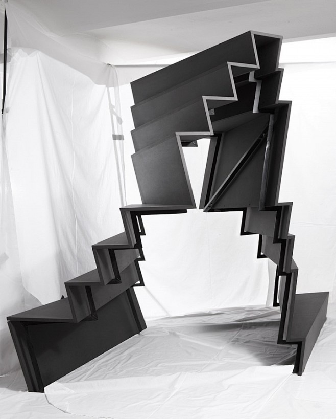 双螺旋形楼梯概念的时尚专卖店 斯德歌尔摩...