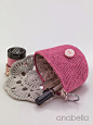 Makeup crochet pouch by Anabelia: 