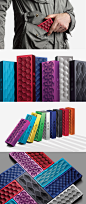 Jawbone MINI Jambox : MINI JAMBOX was the third speaker to enter the Jambox product portfolio. The brand expression follows the product’s design intent: a pure celebration of innovative materials and arresting colors. MINI JAMBOX’s package is stripped of 