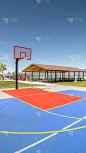 垂直户外篮球场与野餐亭和操场的背景