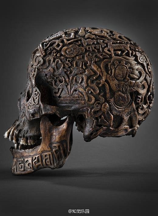藏传佛教中密宗使用的人类头骨法器藏语称嘎巴拉头骨多来自生前发愿送