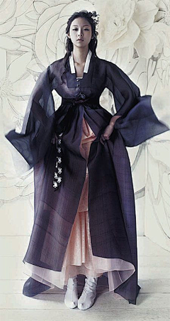 夏茗~采集到服饰