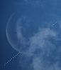 2023年11月9日，摄影师Giuseppe Donatiello观测了发生在白天的月掩金星，图为他拍摄的月掩金星全程。