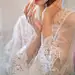 超级唯美的蕾丝婚纱内衣，让女人在光怪陆离的蕾丝世界里尽情的拥抱自己，享受这一刻的美好。 - 微幸福 - 幸福婚嫁网