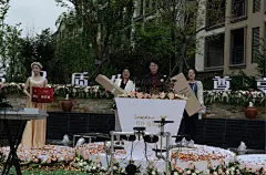 惟生活珍贵——首开香溪郡示范区开放 : 每个人心中总有一种理想值得坚守一生，许是关于事业，许是亲情。在因被裹挟在快节奏的生活，而忘却了阳光沐浴在身、融化在心的舒适感受后，心中所坚守的理想，则是一种发乎心灵，寻心所安的居住理想，更是对珍贵生活所向往的理想。