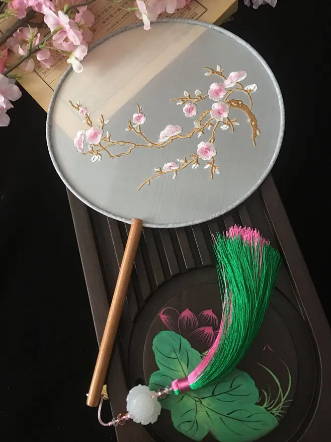 仙鹤刺绣真丝团扇玉莲花圆形宫扇女式扇子古代宫廷汉服舞蹈扇刺绣-淘宝网-花瓣网