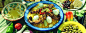 典型的突尼斯菜包括Briks, Tajines, Chakchouka(蔬菜和小羊肉) 以及Tbikha(蔬菜和肉的炖菜)，民族菜： Couscous(有鱼，肉或蔬菜),