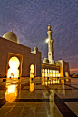 Grand Mosque, Abu Dhabi, UAE
最大的清真寺，阿布扎比，阿联酋
