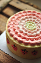 彩绘草莓围边蛋糕
