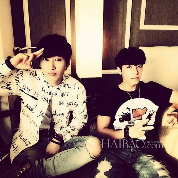 Super Junior组合成员银赫、李...