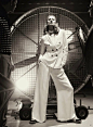 Vogue 复古时尚大片 | Alexi Lubomirski http://t.cn/8soaARY
