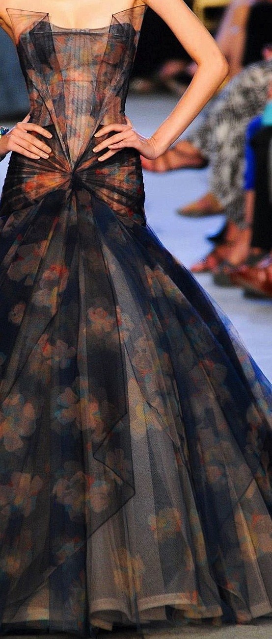 Zac Posen Spring 201...