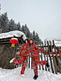 入乡随俗，来雪乡一定要穿一次花棉袄！