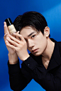 易烊千玺超话 Armani Beauty. 衬衫 湿发 眉心痣... ​​​​