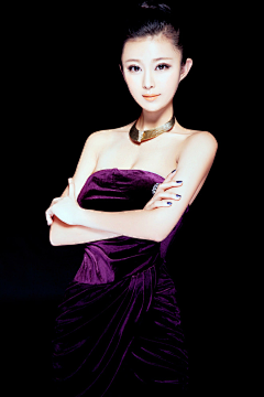金色年华h采集到美女1