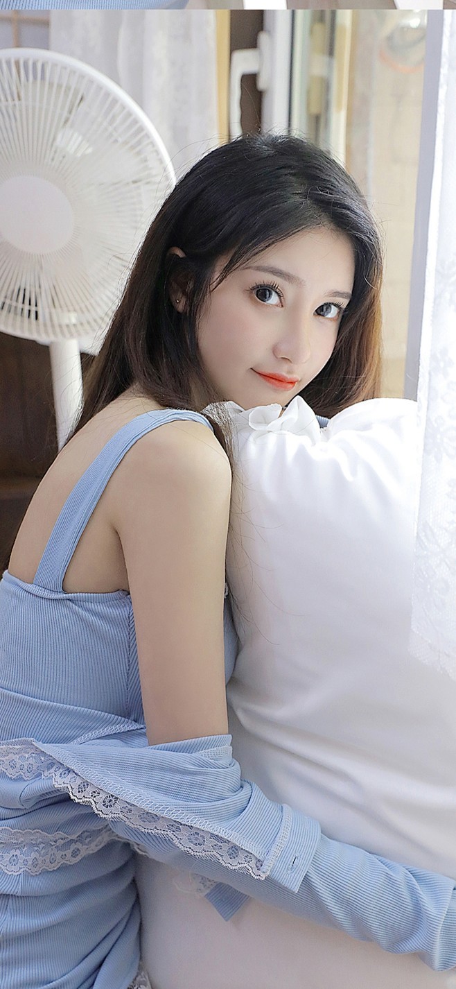 春天里的一抹蓝
采集@别致的七