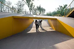 Lab D+H 实践 | 漫公园：一场地形感知之旅 Diffuse Park - A Topographic Sensation : 漫公园，是一座以丰富的地形调动人们感知的社区公园。漫公园的设计，是一次回归空间的设计实践，我们通过对地形的塑造，为身在其中的人们带来多感的体验乃至情感的交流。