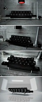 【键盘沙发】设计工作室 ZO_Loft 设计了一款趣味性的按键沙发，采用 QWERTY 键盘的按键布局，每个按键也可以根据自己进行重组，并且也可以向下折叠变成床。