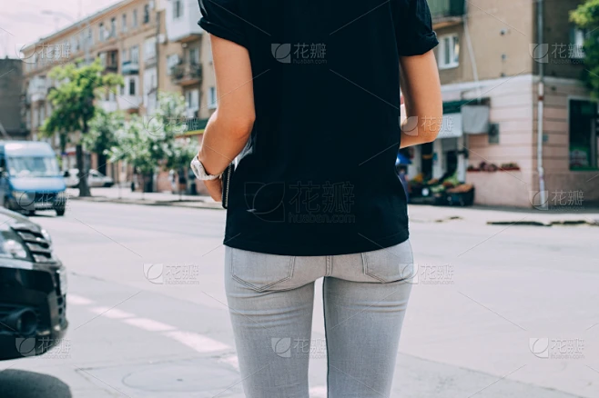 青年女人,苗条,市区路,美,水平画幅,美人,行人,夏天,户外,白人图片_夏天图片图片素材-花瓣网