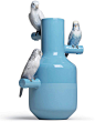 其中包括图片：Lladro Parrot Parade Vase