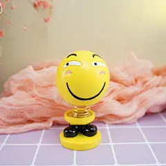 厂家直销个性创意搞笑可爱摇头表情包公仔车载饰品车摆件一件代发