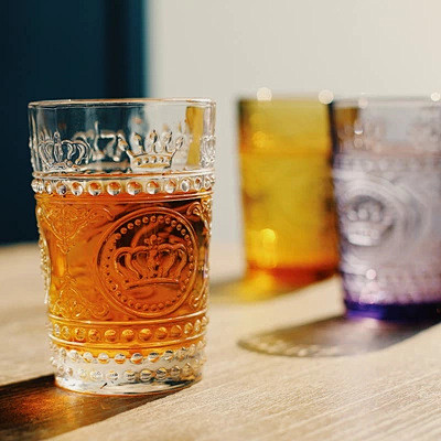 当好一只玻璃杯。欧式复古浮雕皇冠家用水杯...